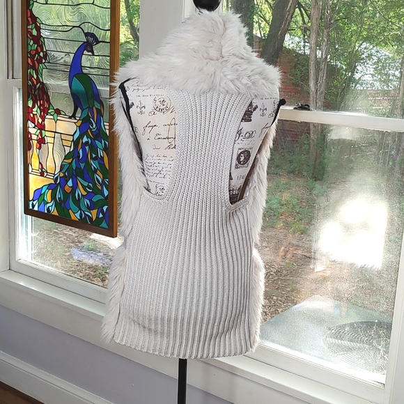 Costa Blanca Faux Fur Sweater Vest Soft Cream - Picture 2 of 8